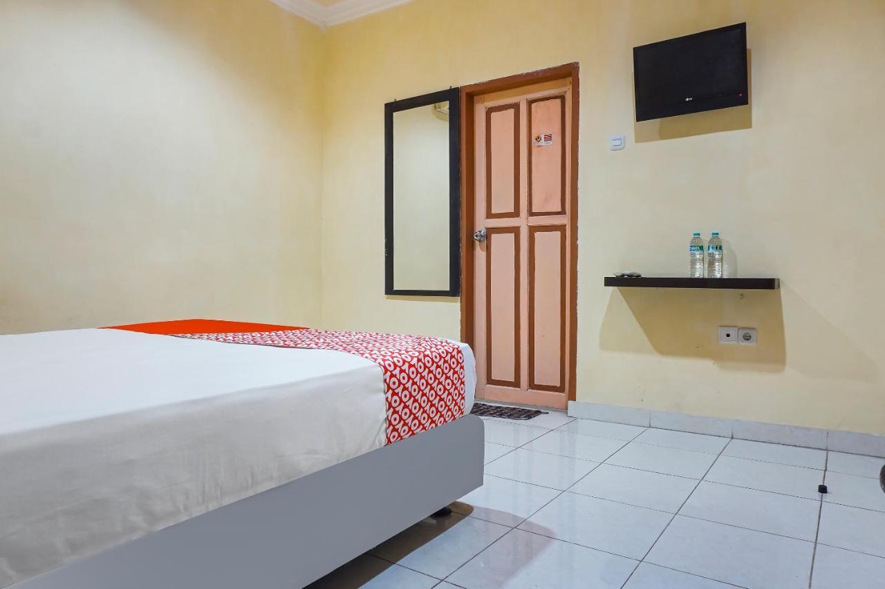 Oyo 90923 Makassar Cottage Balangberu Kültér fotó