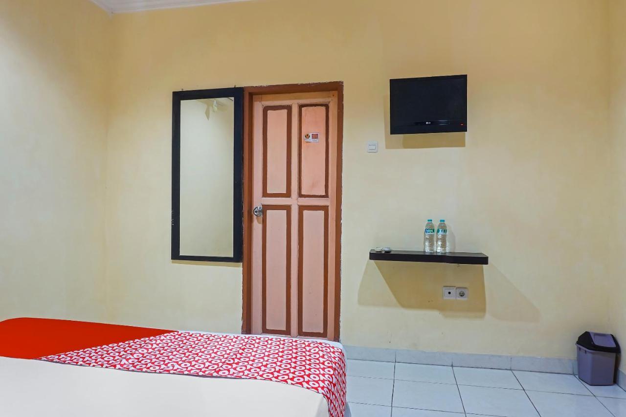Oyo 90923 Makassar Cottage Balangberu Kültér fotó