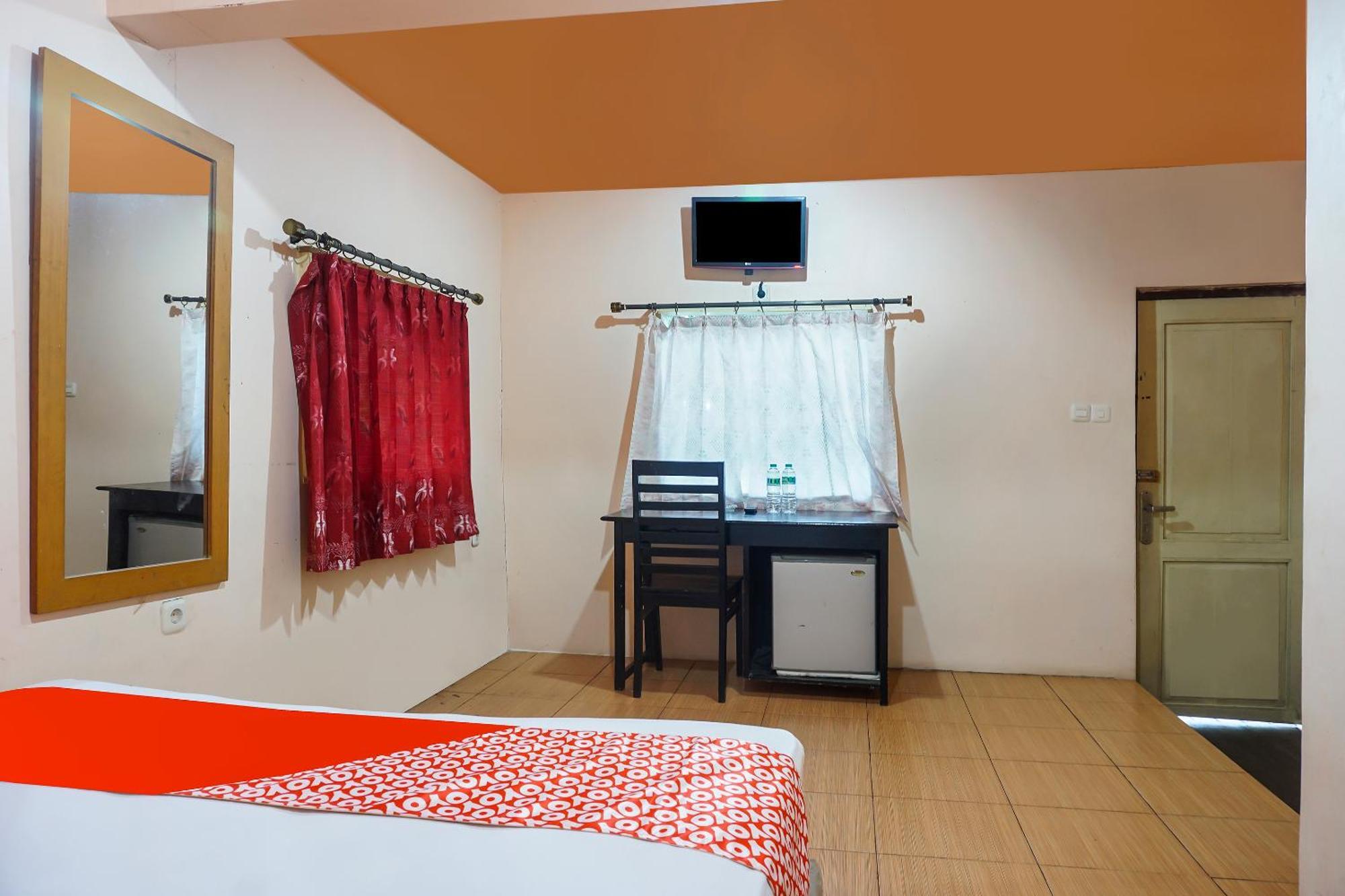 Oyo 90923 Makassar Cottage Balangberu Kültér fotó