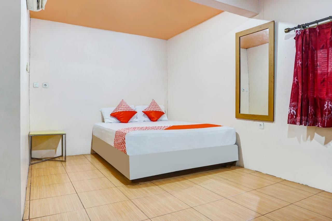 Oyo 90923 Makassar Cottage Balangberu Kültér fotó
